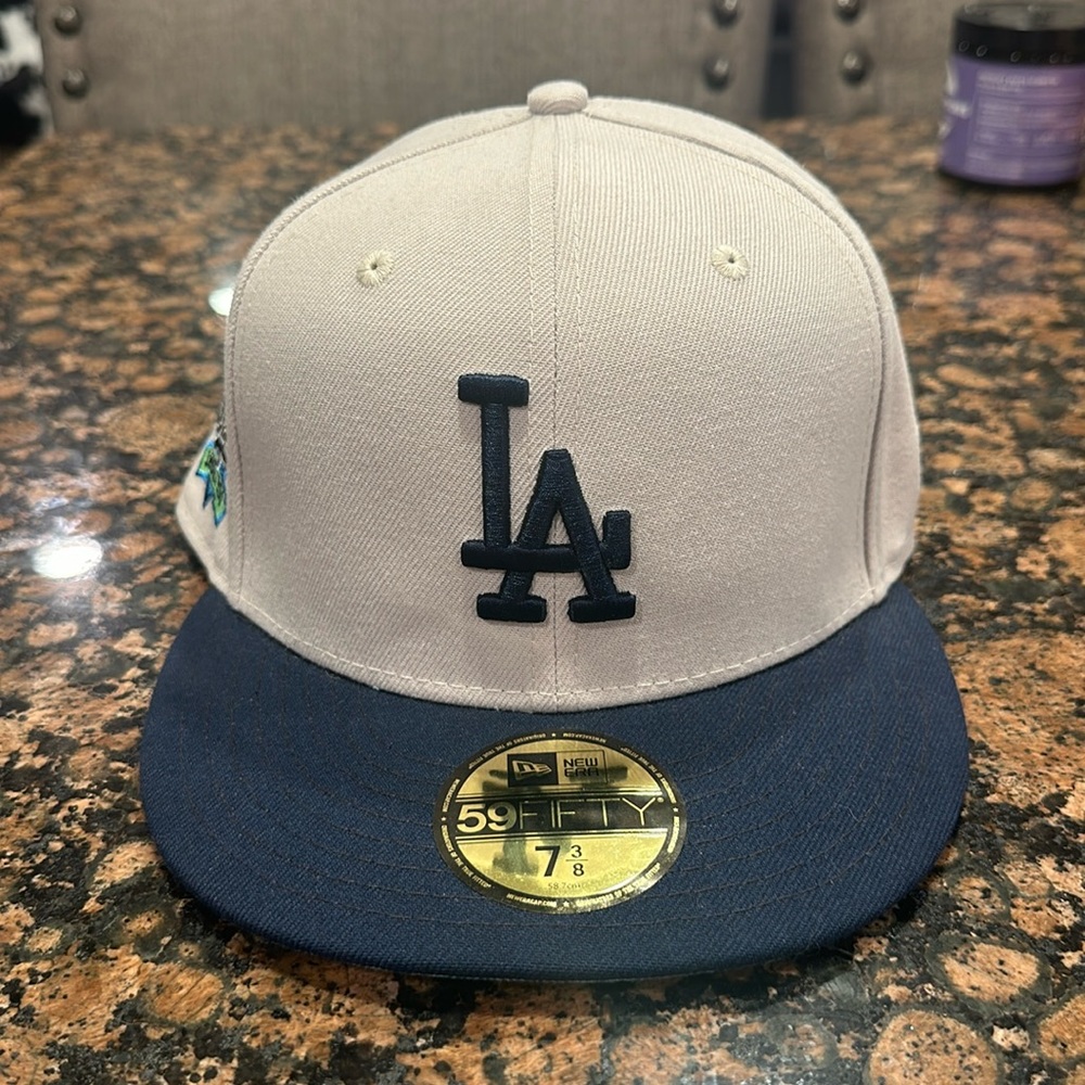 Los Angeles Dodgers New Era Cap size 7 3/8